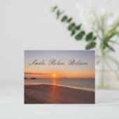 Carte Postale Souriez, Relax, Croyez (Debout devant)