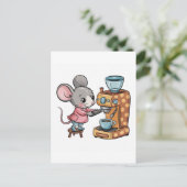 Carte Postale Souris adorable faisant du café (Debout devant)