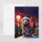 Carte Postale souris avec chapeau santa haut sur le toit le soir (Devant / Derrière)