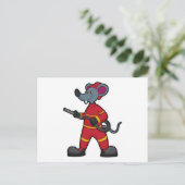 Carte Postale Souris comme pompier avec tuyau (Debout devant)