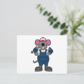 Carte Postale Souris en mécanicien avec vis et clé à écrou (Debout devant)