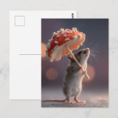 Carte Postale Souris Whimsical utilisant un champignon comme par (Devant / Derrière)