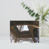 Carte Postale Sous la tour (Debout devant)