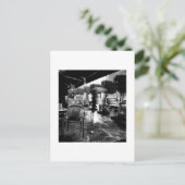 Carte Postale Sous le parapluie (Debout devant)