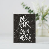 Carte Postale Soyez Votre Propre Citation De Héros (Noir) (Debout devant)
