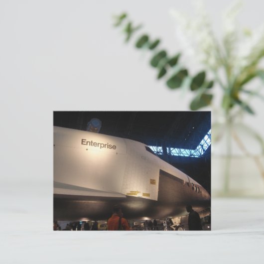 Carte Postale Space Shuttle Enterprise (Debout devant)