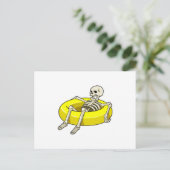 Carte Postale Squelette à la piscine avec un brassard (Debout devant)
