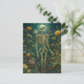 Carte Postale Squelette avec des fleurs (Debout devant)