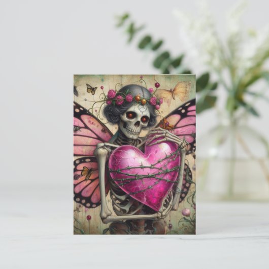 Carte Postale Squelette avec le coeur enveloppé dans les épines (Debout devant)