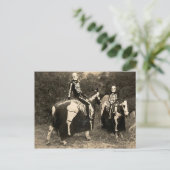 Carte Postale Squelette de cavaliers des années 1900 (Debout devant)