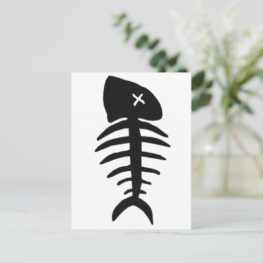 Carte Postale squelette de poisson mort (Debout devant)