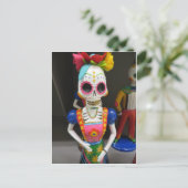 Carte Postale Squelette en robe (Debout devant)