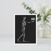 Carte postale squelette et chauve-souris (Debout devant)