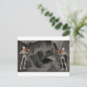 Carte Postale squelette violon (Debout devant)