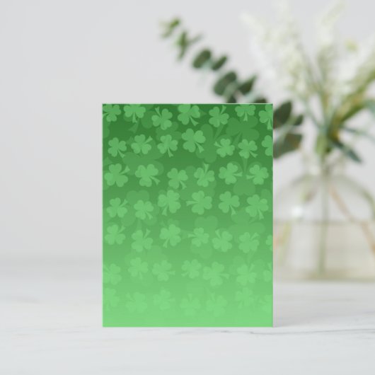 Carte Postale St. Patrick's Day green shamrock ombre motif (Debout devant)