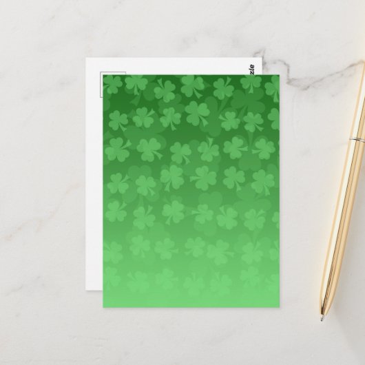 Carte Postale St. Patrick's Day green shamrock ombre motif (Devant/Arrière en situation)