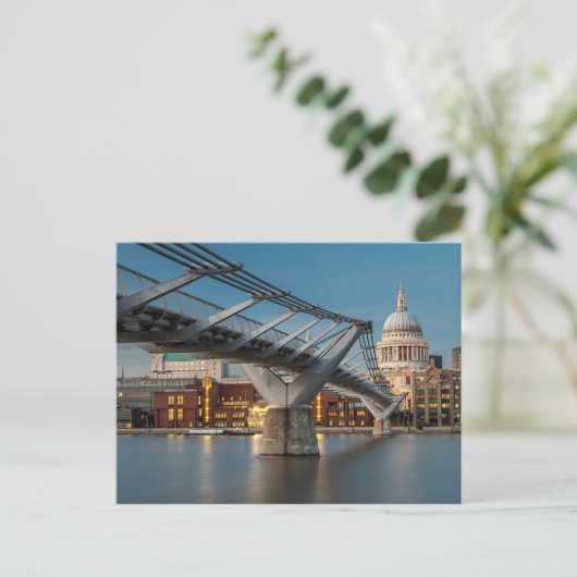 Carte Postale St Pauls et le pont du Millenium (Debout devant)