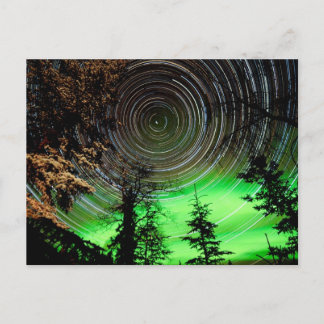 Carte Postale Star Trails et aurora borealis