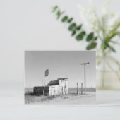 Carte Postale Station-service abandonné, 1937 (Debout devant)
