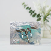 Carte Postale Station spatiale internationale (ISS) et Terre (Debout devant)