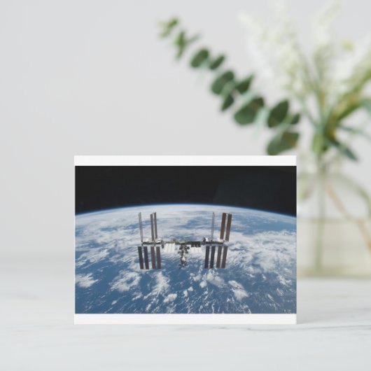 Carte Postale Station spatiale internationale — vue d'Atlantis (Debout devant)
