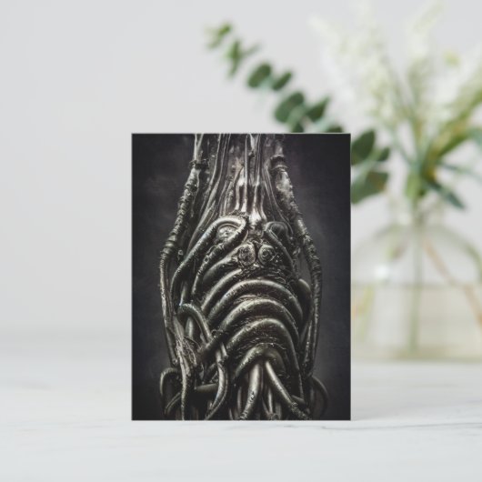 Carte Postale Statue Alien foncée d'une ancienne horreur Eldritc (Debout devant)