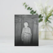 Carte Postale Statue dans une photo trouvée (Debout devant)