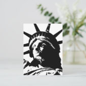 Carte Postale Statue d'Art Pop Noir & Blanc de la Liberté (Debout devant)