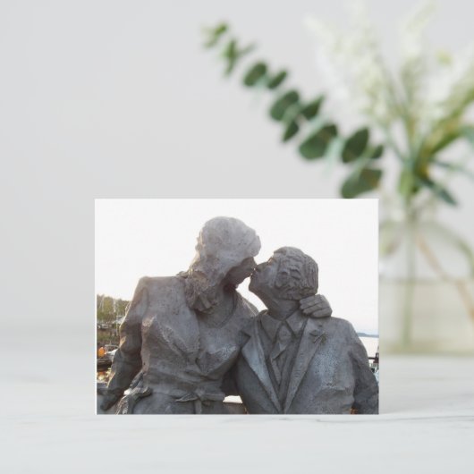Carte Postale Statue de baiser (Debout devant)