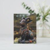 Carte Postale Statue de chèvre fleurie (Debout devant)