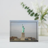 Carte postale Statue de la Liberté (Debout devant)