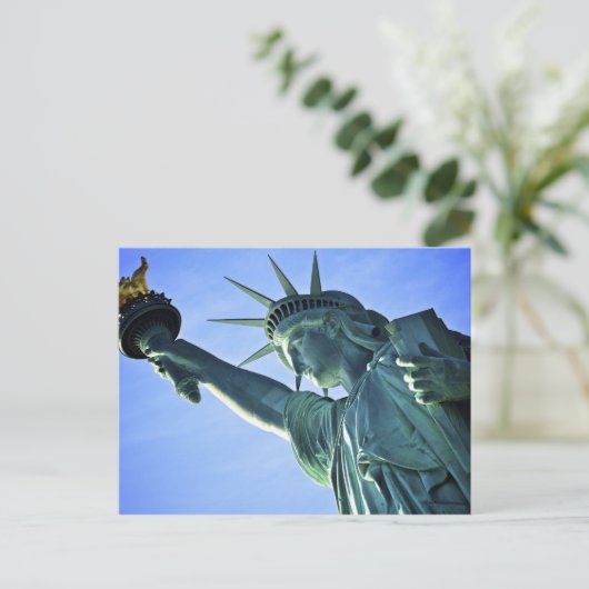 Carte Postale Statue de la Liberté (Debout devant)