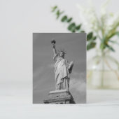 Carte Postale Statue de la Liberté 3 (Debout devant)