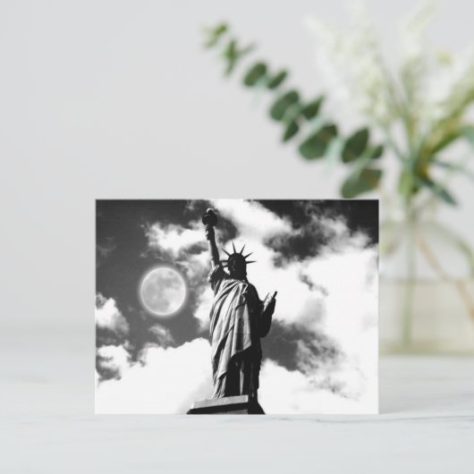 Carte Postale Statue de la Liberté New York (Debout devant)