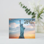 Carte Postale Statue de la Liberté, New York (Debout devant)