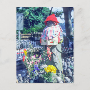 Carte Postale Statue de moine Jizo avec bib et casquette - Japon