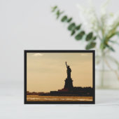 Carte Postale Statue de NYC Liberty Dusk (Debout devant)