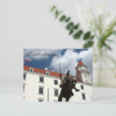 Carte Postale statue du château de bratislava (Debout devant)