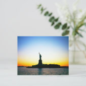Carte Postale "Statue of Liberty" postcard (Debout devant)