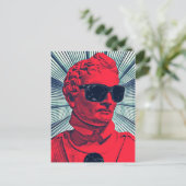 Carte Postale Statue rouge Hipster (Debout devant)