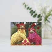 Carte Postale Statues de deux dragons recouverts de fleurs, (Debout devant)