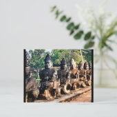 Carte Postale Statues de dieux d'Angkor Thom  (Debout devant)