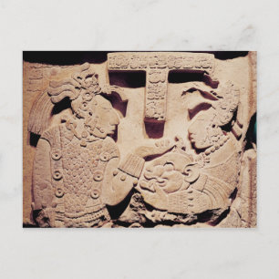 Carte Postale Stela représentant une femme présentant un masque