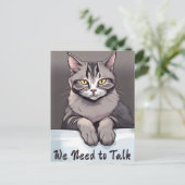 Carte Postale Stern Tabby Cat exige une discussion sérieuse (Debout devant)