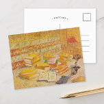 Carte Postale Still Life avec les romans français | Vincent van<br><div class="desc">Still Life with French Novels and Glass with a Rose (1887) de l'artiste post-impressionniste néerlandais Vincent Van Gogh. L'oeuvre d'origine est une huile sur toile représentant des piles de livres dans les tons jaunes chauds. Utilisez les outils de conception pour ajouter du texte personnalisé ou personnaliser l'image.</div>