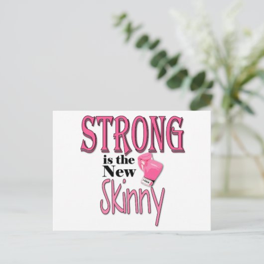Carte Postale STRONG est la nouvelle Skinny! Avec Gants En Boxe (Debout devant)