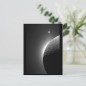 Carte Postale Superbe image de la NASA, la Lune éclairée par la  (Debout devant)