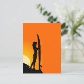 Carte Postale Surfer Girl, Coucher de soleil rouge (Debout devant)