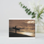 Carte Postale Surfeur au lever du soleil (Debout devant)