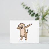 Carte Postale Suricate en danse hip hop Dab (Debout devant)